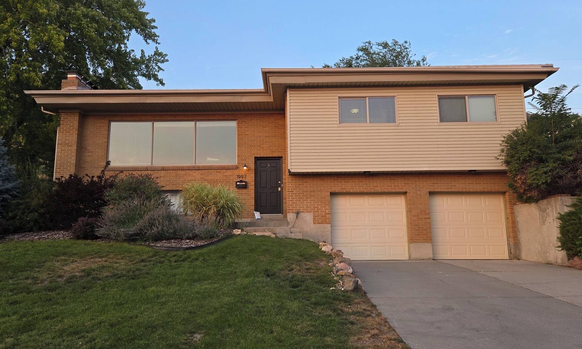 Salt Lake City House | Spacious, Modern 4BR house with city view and easy access to ski resorts
