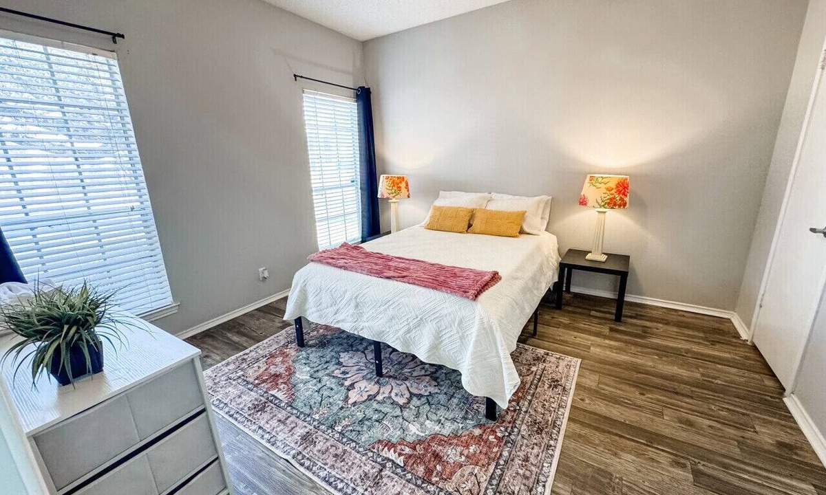 South Side Apartment | Spacious Poolside Oasis with Easy Access & Parking