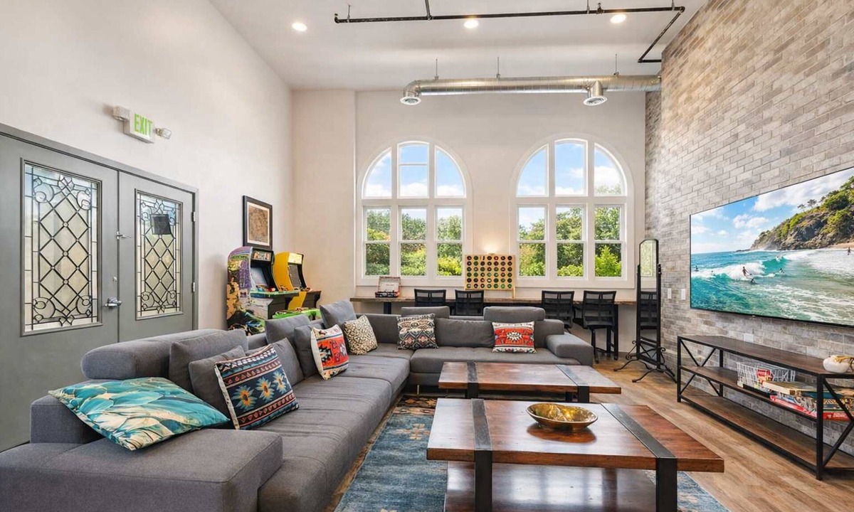 Stockton Hotel | Spacious Private Retreat with Event Spaces