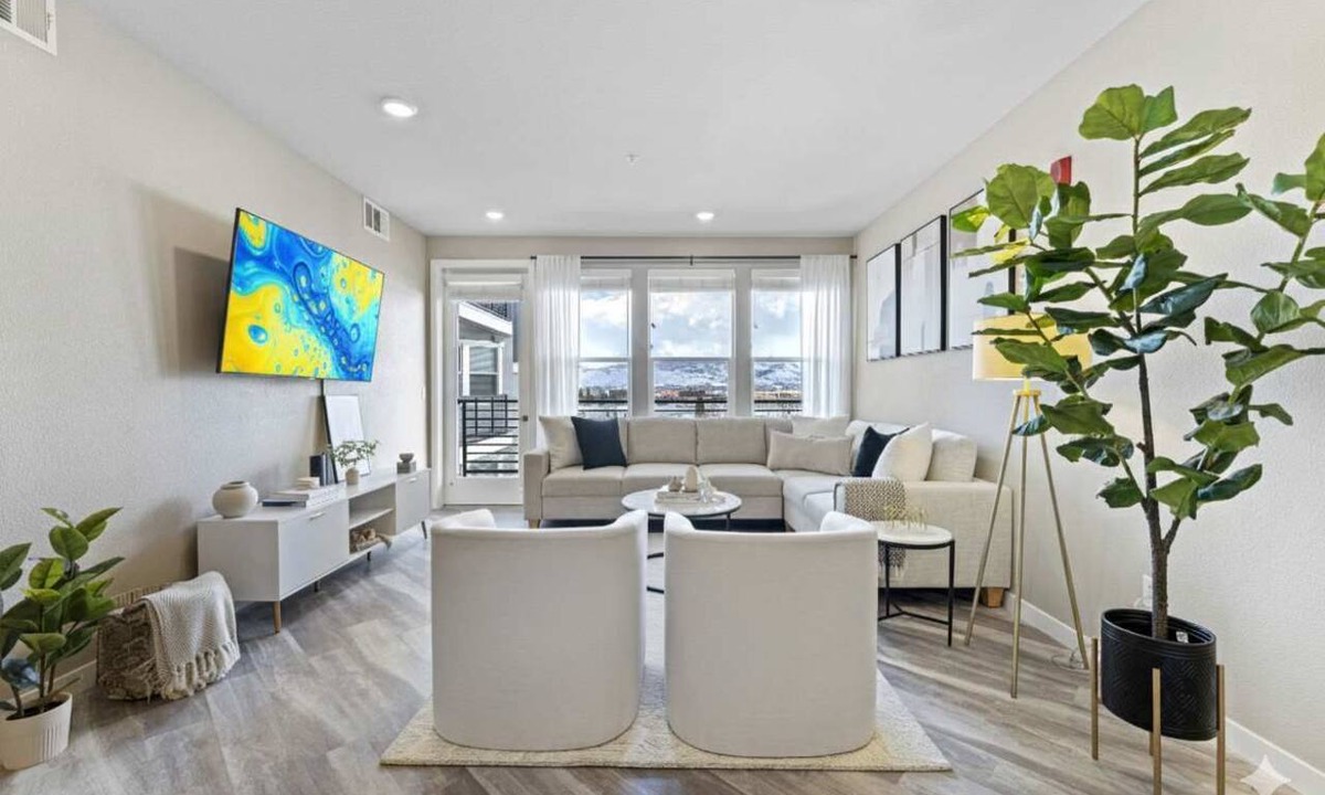 Sparks Apartment | Sparks Marina 2BR · Waterfront Views, Jacuzzi & Pool