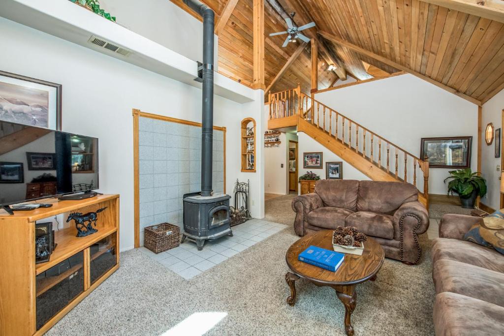 Shaver Lake House | Sparrow Cove