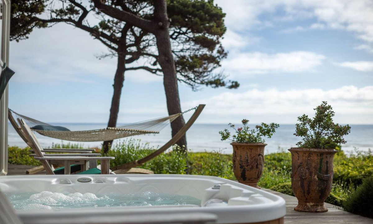 Seal Rock House | Spindrift at Seal Rock *Secluded Estate*