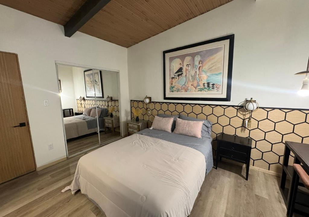 Reseda Bed & Breakfast | Stagg Street Reseda Pool Rooms