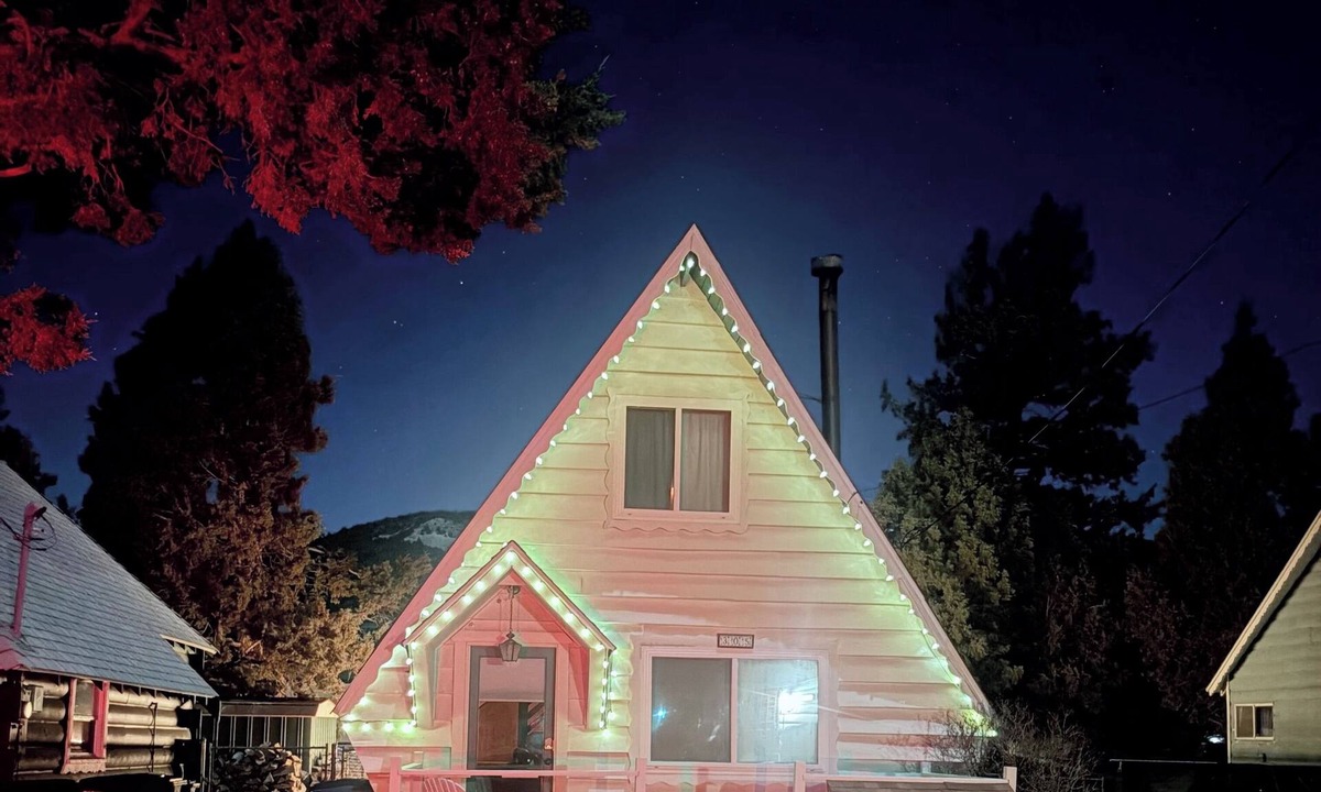 Big Bear City Cabin | Stay, play & enjoy the clean mountain air!