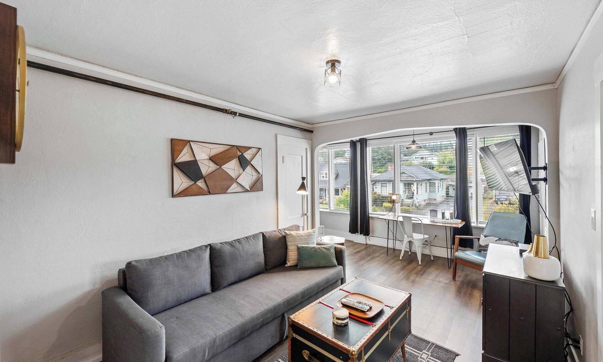 Coos Bay Apartment | #StayinMyDistrict Historic Apartment Near Downtown