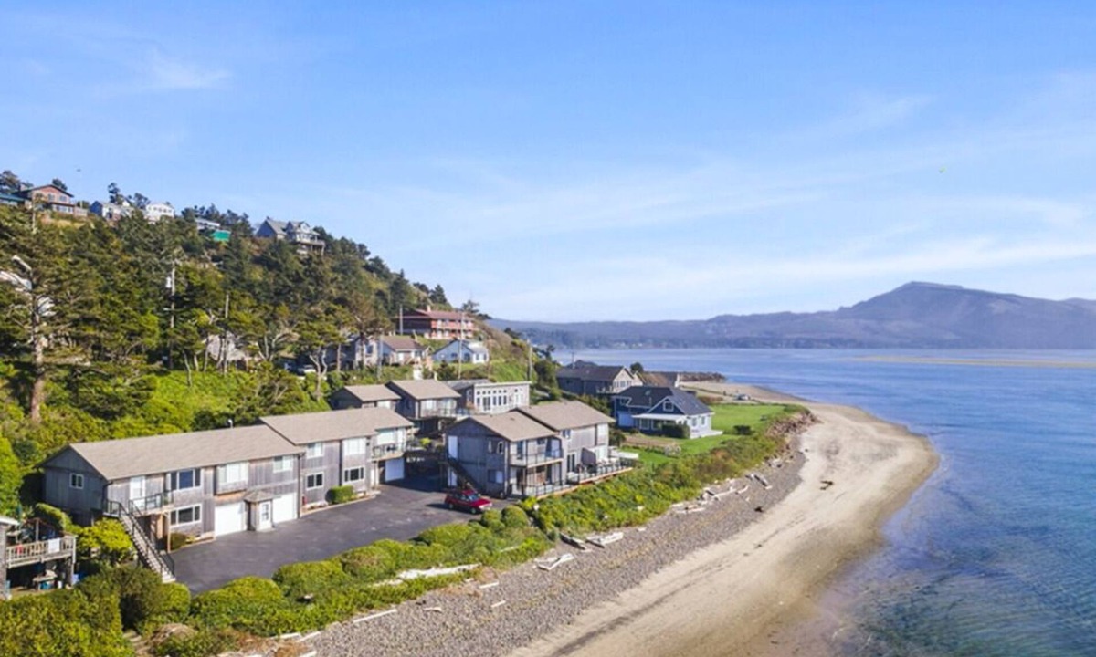 Netarts Condo | Steps to the Sand on Netarts Bay. Pet Friendly