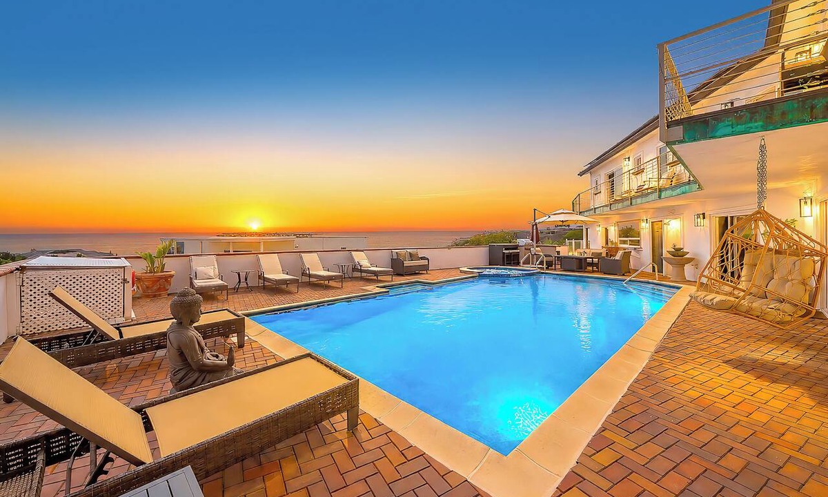 La Jolla Mesa House | Stunning Amenities, Endless Ocean Views W/Pool and Jacuzzi!