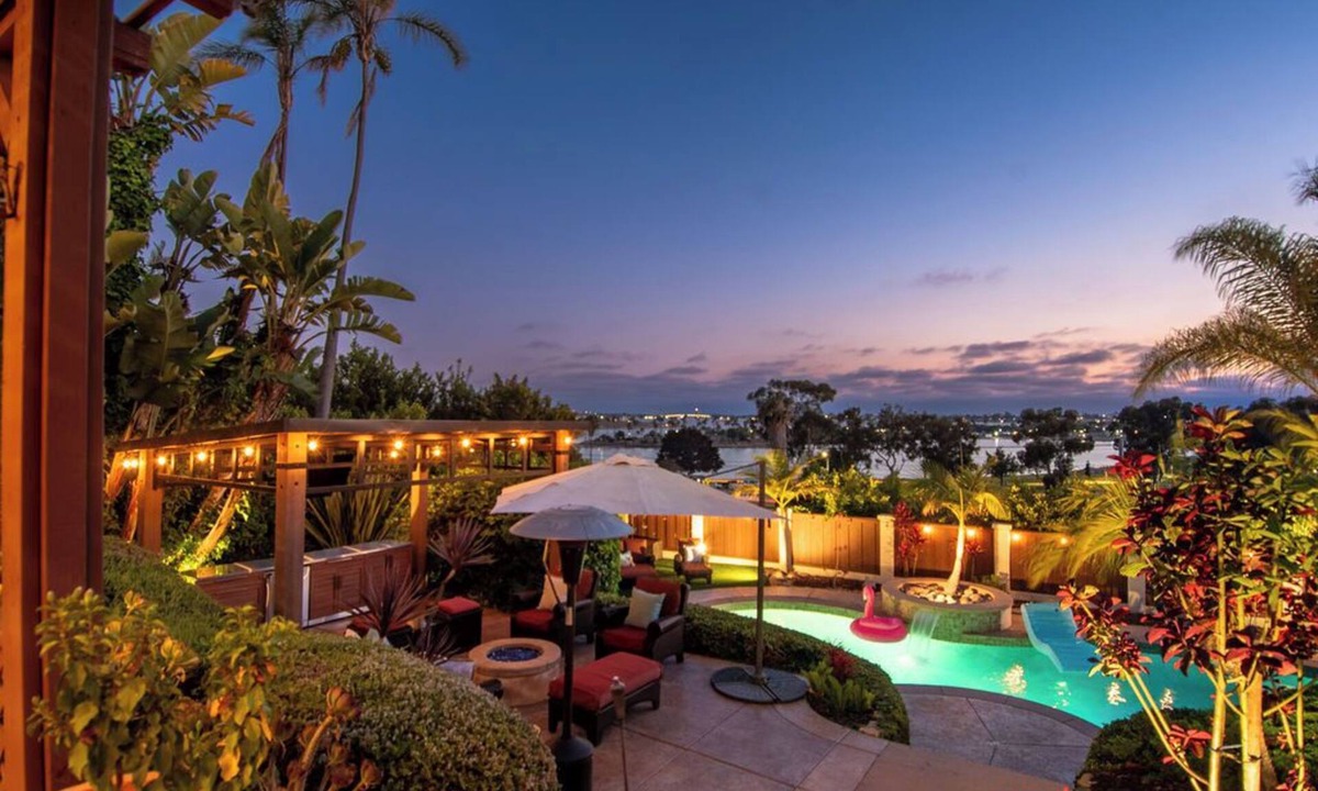 Bay Park House | Stunning Coastal Breeze Retreat - Pool, Spa, Firepit, Ocean Views, Games