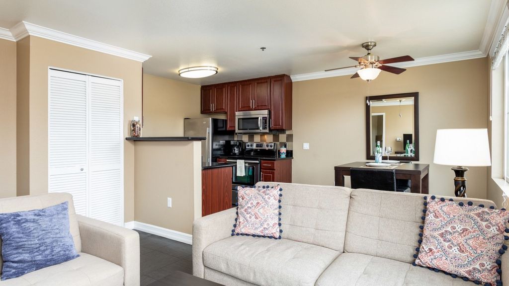 Porta D'italia Apartment | Stylish 1BD in Little Italy good for longer stays