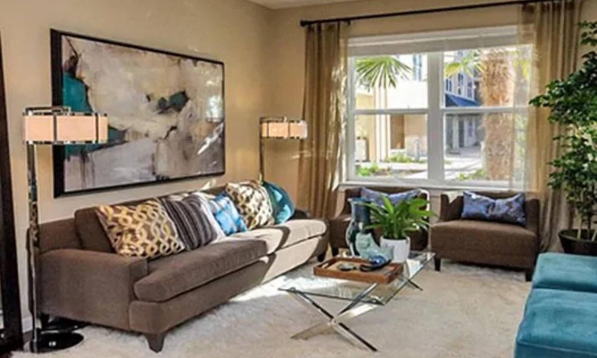 Pilgrim - Triton Condo | Stylish 2BR Plaza Retreat with Pool
