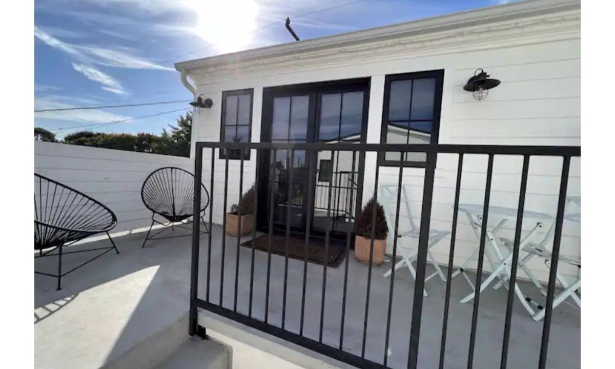 Tree Section House | Stylish & Bright Beach Oasis! Newly built, private suite, 7 blocks to the beach!