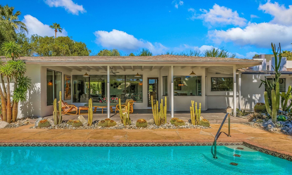 Old Las Palmas House | Stylish Dog-Friendly Gem W/Guest House, Private Pool & Amazing Mountain Views