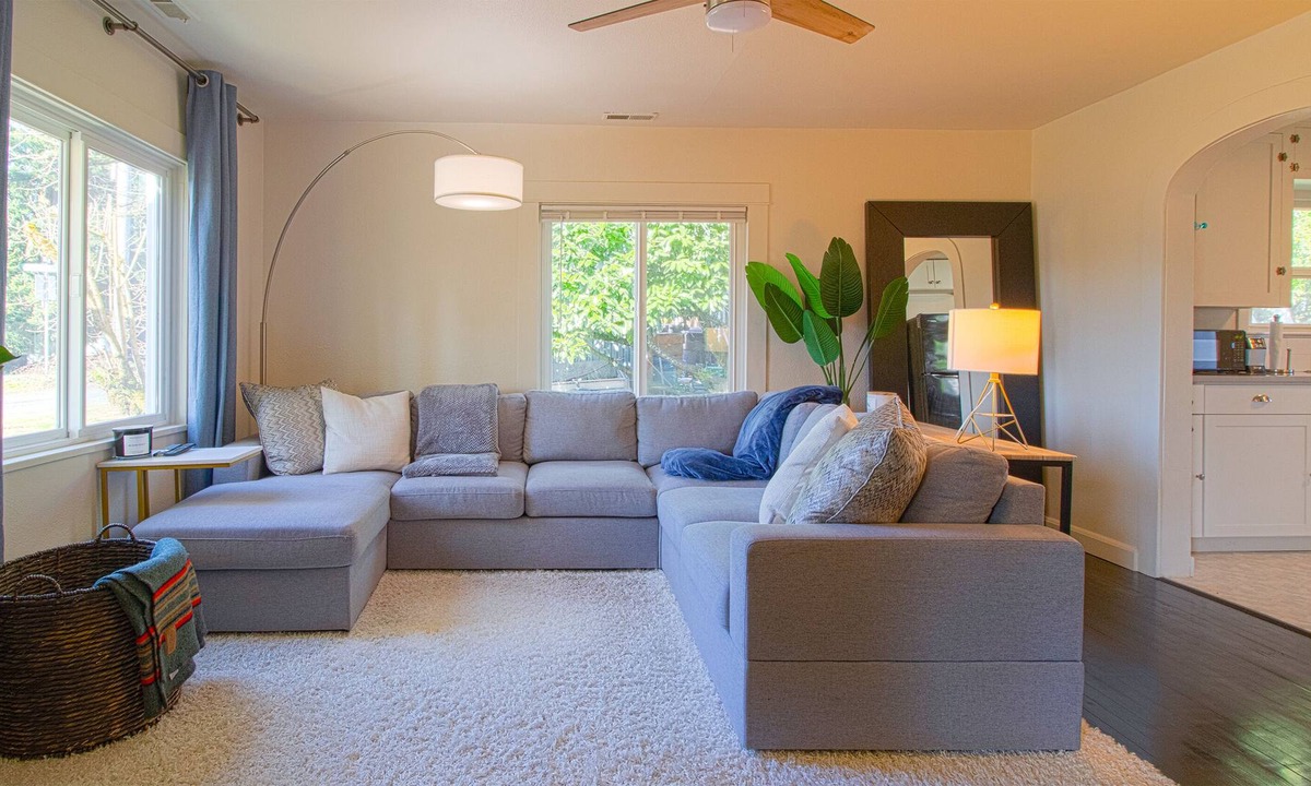 St. Helens House | Stylish St. Helens Bungalow Haven