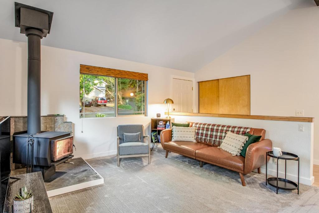 Sudden Valley House | Sugarpine Retreat