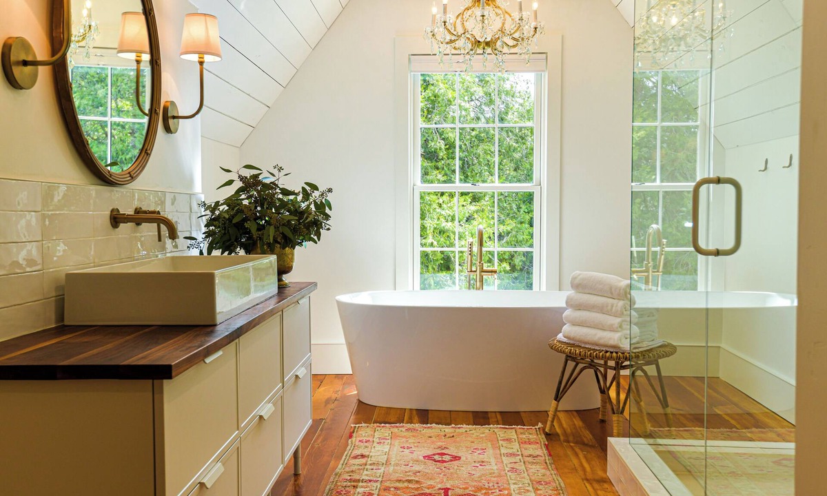 Jacksonville Hotel | Suite 3 at Kubli Haus Luxury, Style & Location, 1 block to Britt
