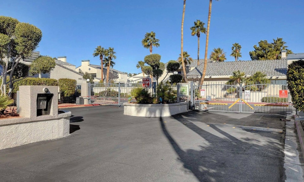 Spring Valley Condo | SUMMER SPECIAL 20 % OFF COME MAKE THIS UNIT YOUR HOME AWAY FROM HOME!