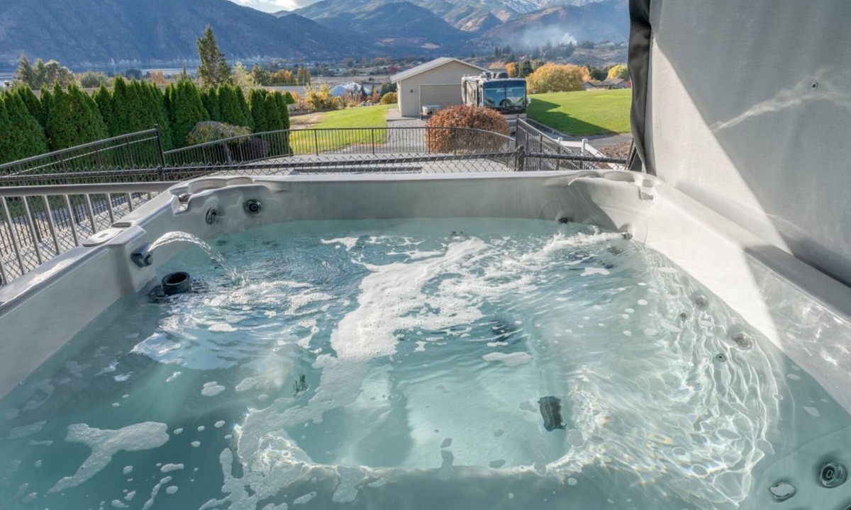 Manson House | Summerset Poolside Paradise