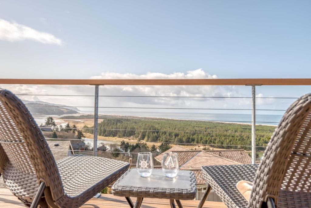 Pacific City House | Summit Lighthouse - Meredith Lodging