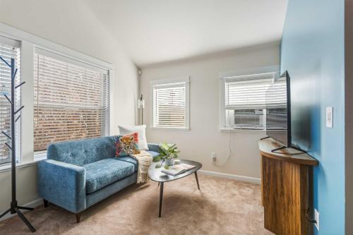Alphabet Historic District Apartment | Sun-Drenched Slabtown Loft Studio