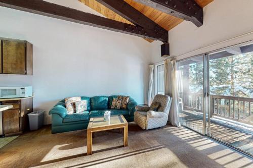 Dollar Point House | Sunny Family-Friendly Condo - Near the Lake