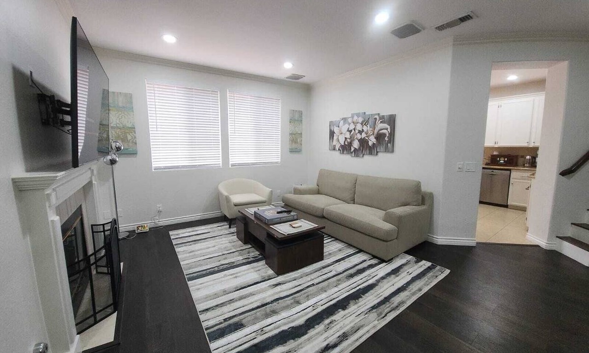 Miramar Ranch North House | Sunny San Diego Escape, 20 Mins to Beaches, Zoo, Downtown & Convention Center