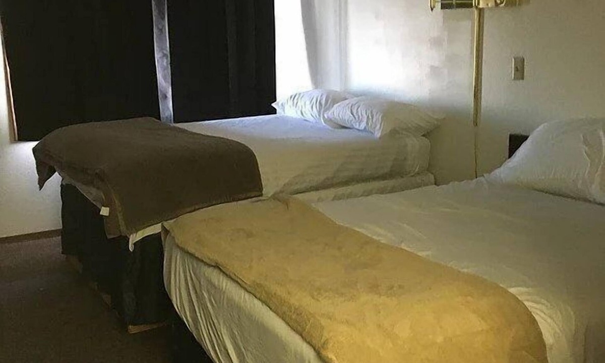 Wamsutter Hotel | Sunset Inn