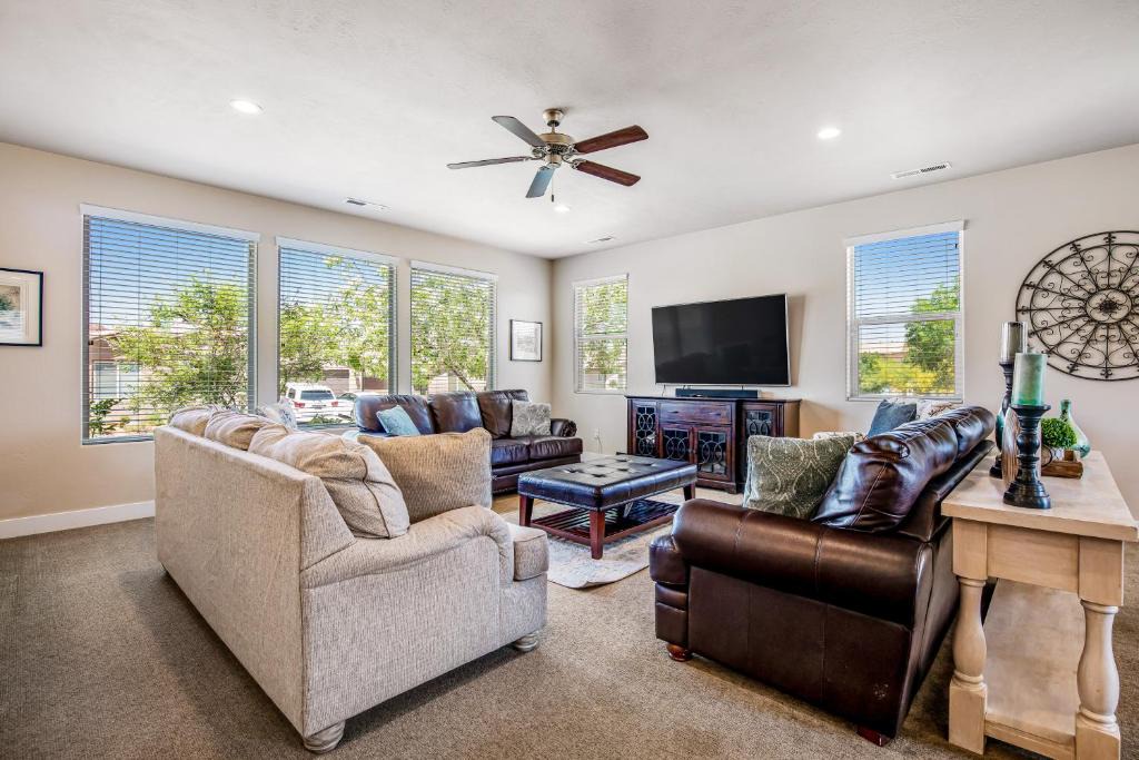 Santa Clara House | Sunset: Paradise Village #50