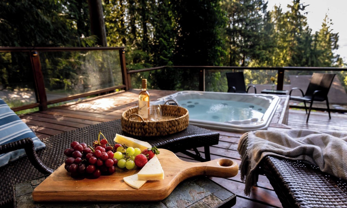Sudden Valley House | Sunset View over Lake Whatcom with Hot Tub!