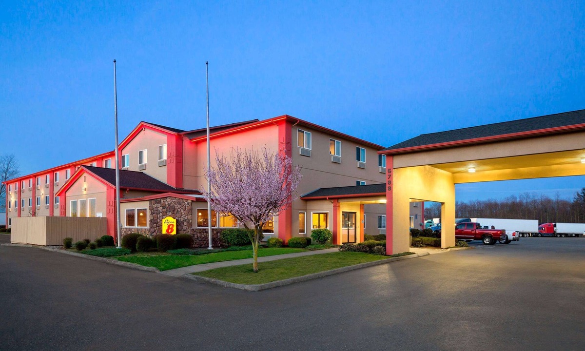 Ferndale Hotel | Super 8 by Wyndham Bellingham Airport/Ferndale