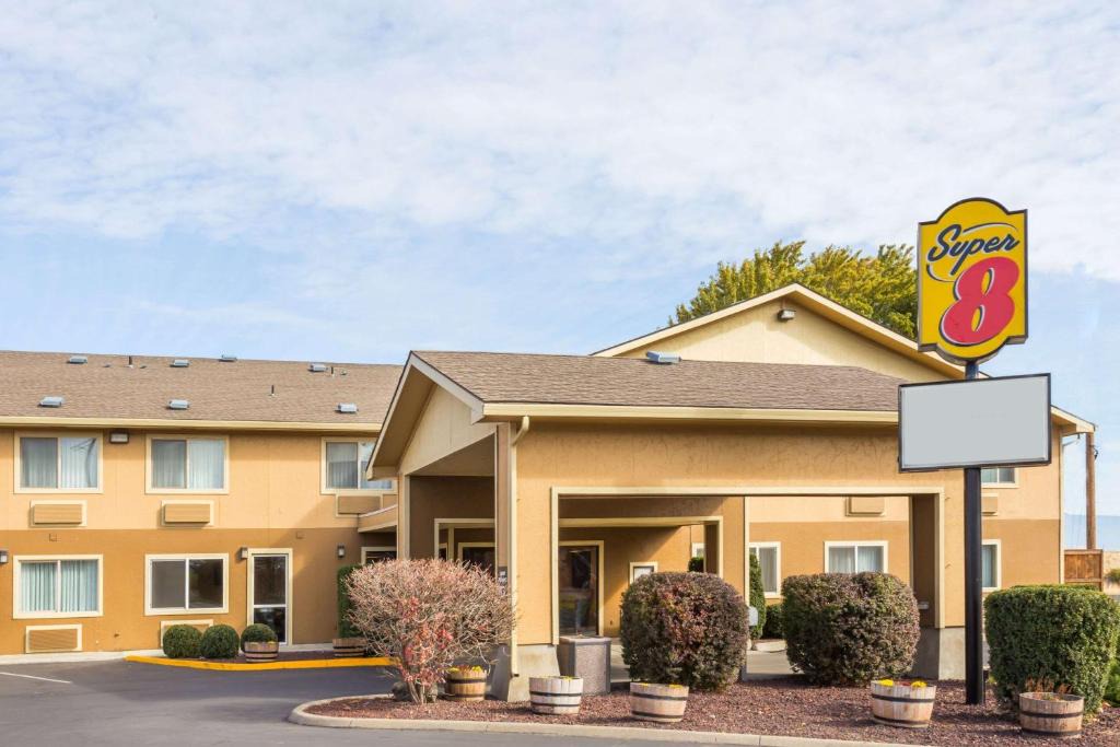 La Grande Hotel | Super 8 by Wyndham LaGrande
