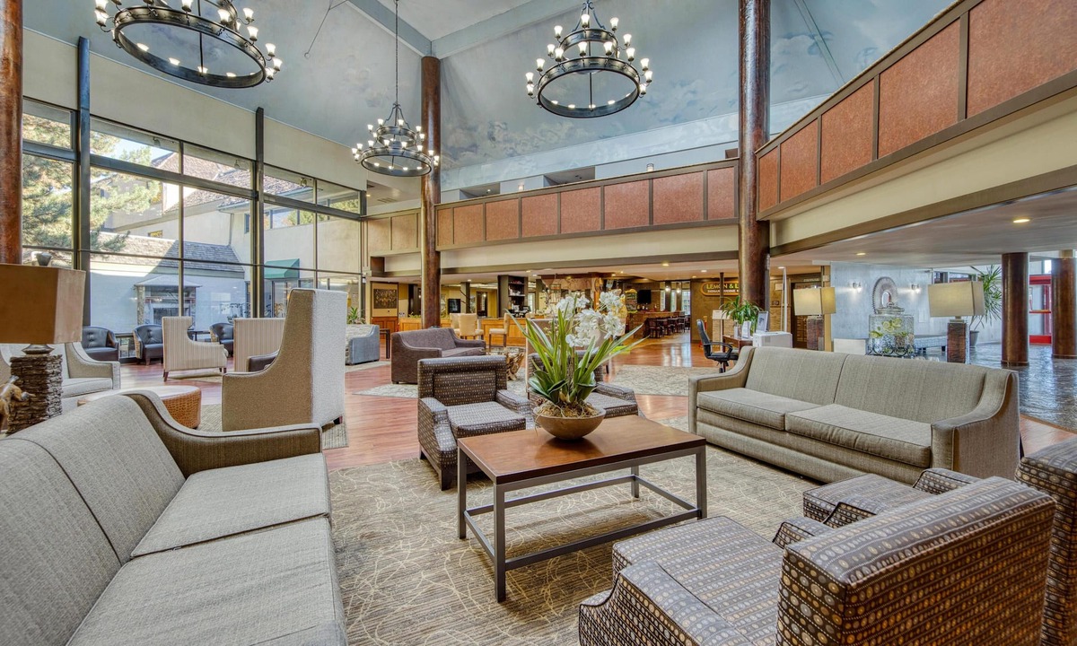 Reno Hotel | SureStay Plus Hotel by Best Western Reno Airport