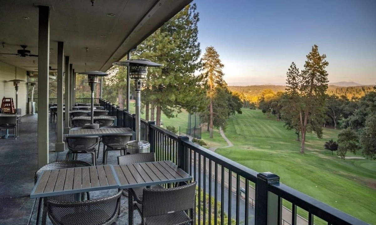 Groveland House | Sweet Haven - Home with EV Charger near Yosemitetby RedAwning