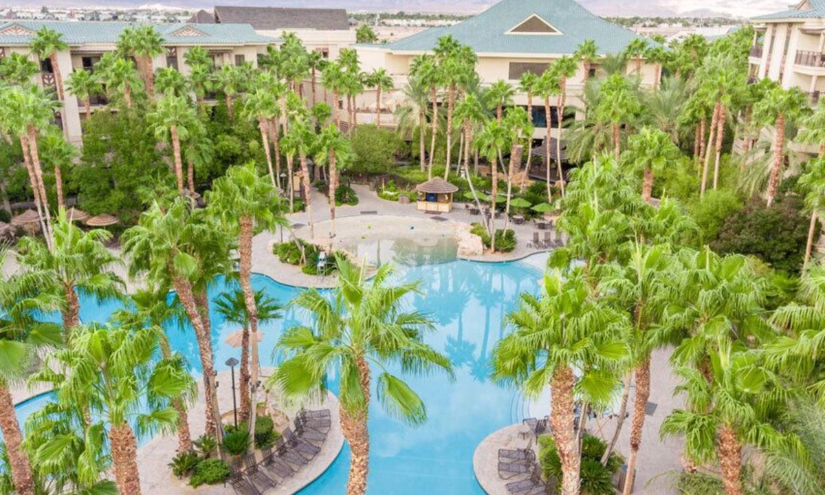 Las Vegas Condo | Tahiti Village Moorea 1br suite Thursday check-in