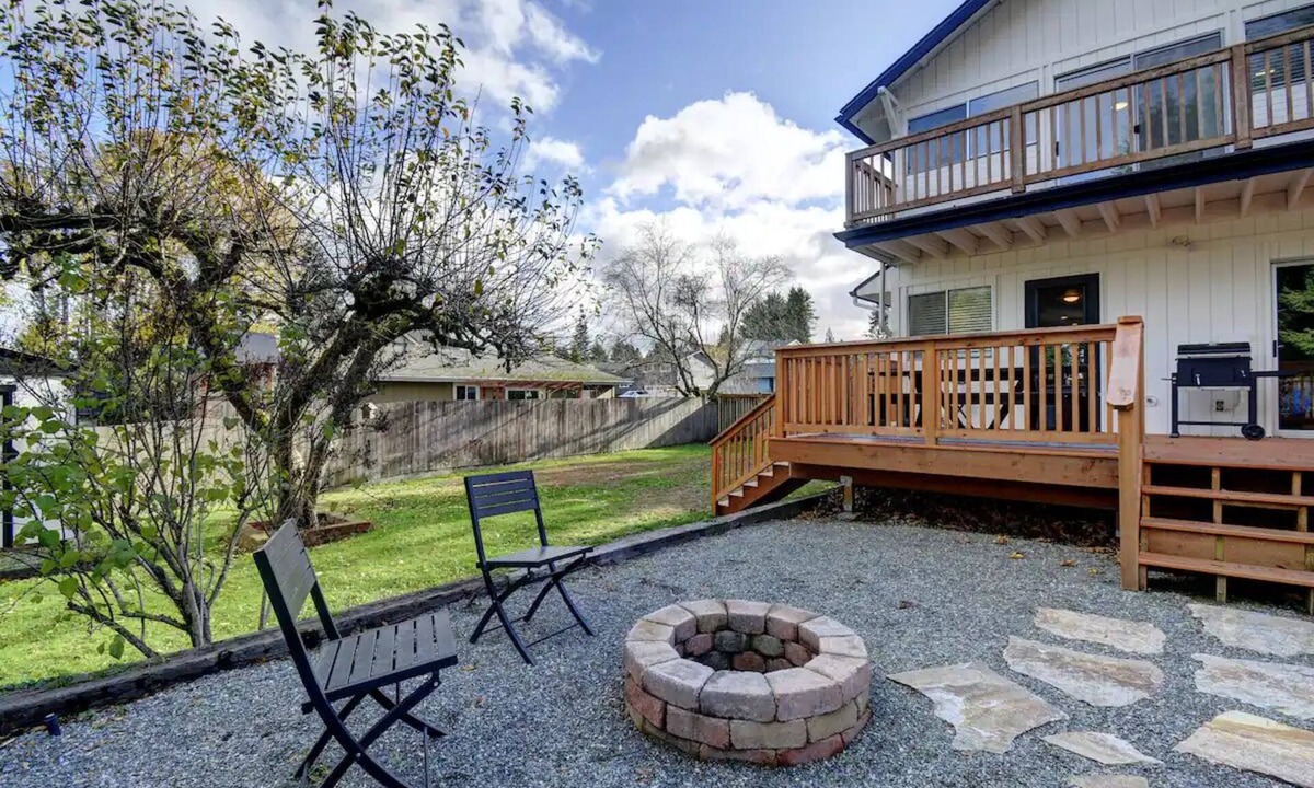 West End House | TC1: Vibrant Villa: Bold and Fun