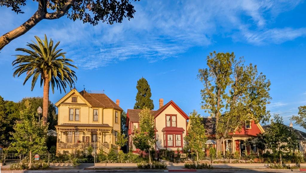 Monrovia Hotel | The Arthur Blair Historic Inn