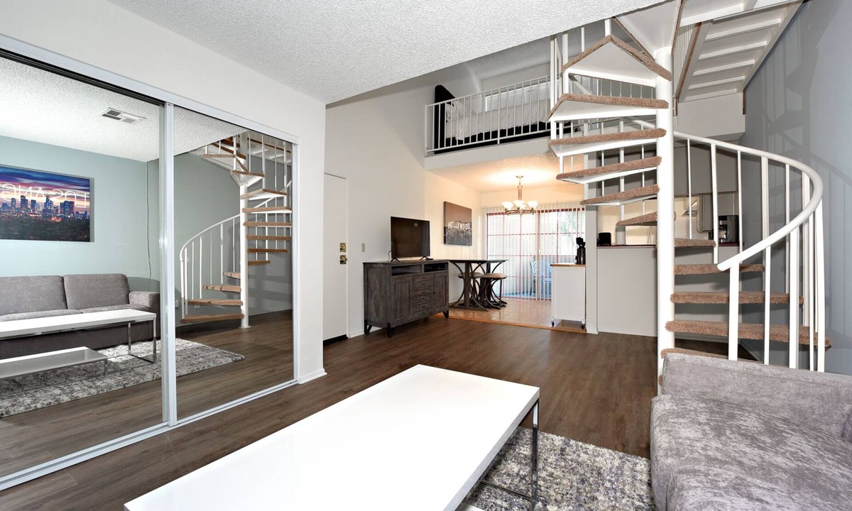 Palms Apartment | The Bagley Penthouse #310