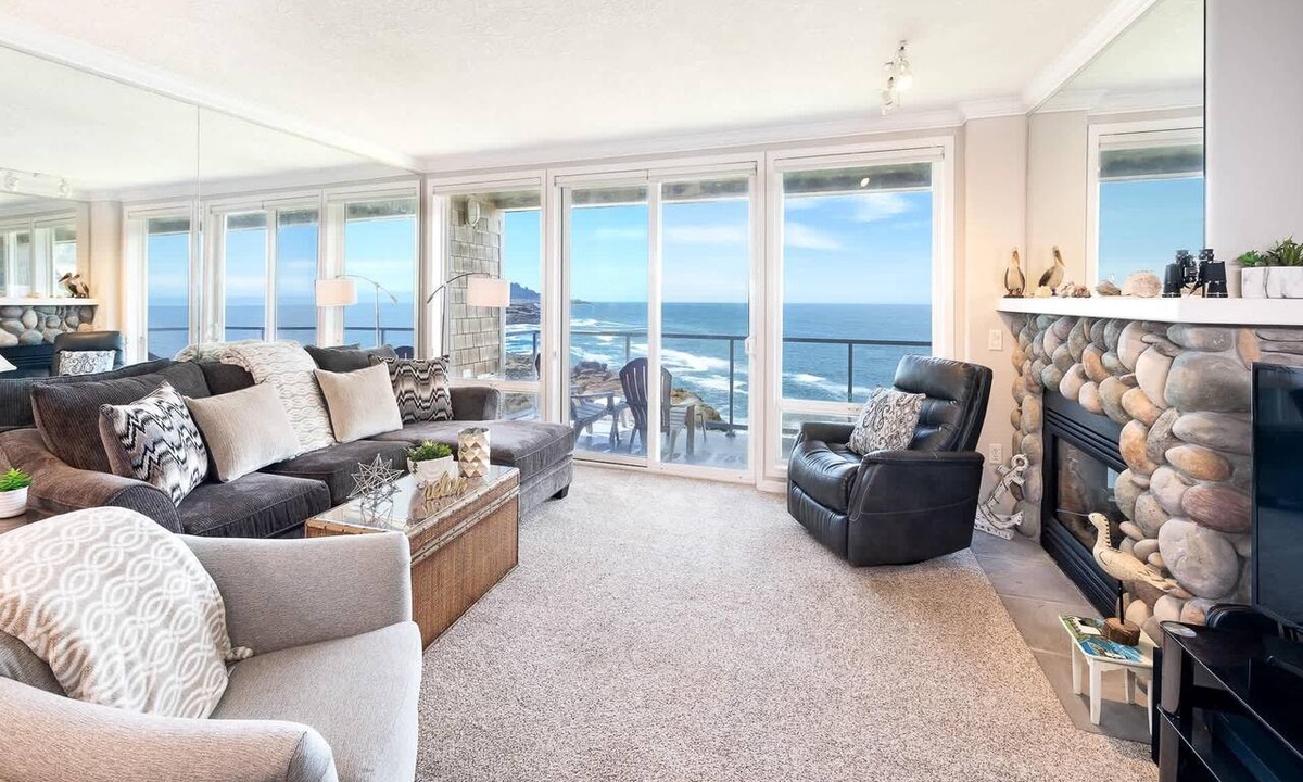 Depoe Bay Condo | The Beacon, with Panoramic Views & Pool