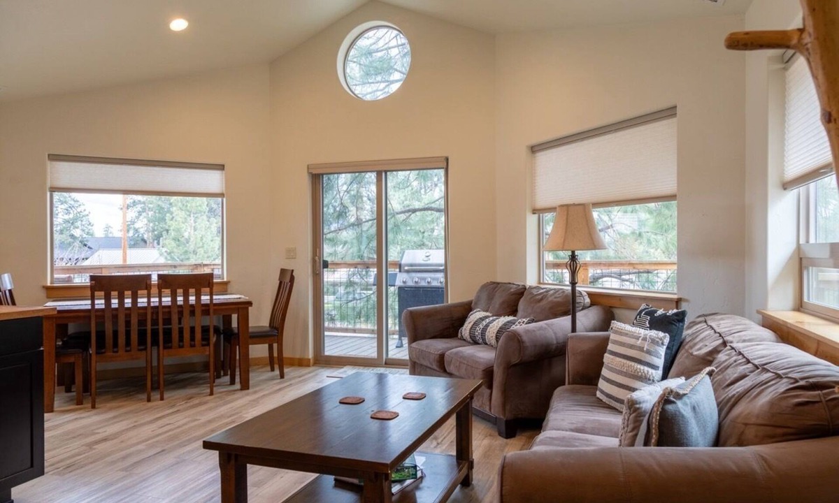 Sisters House | The Branches | Walk Sisters | Sleeps 10 | 4 bth