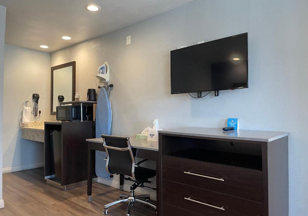 Yuba City Hotel | The Bridgepark Inn & Suites