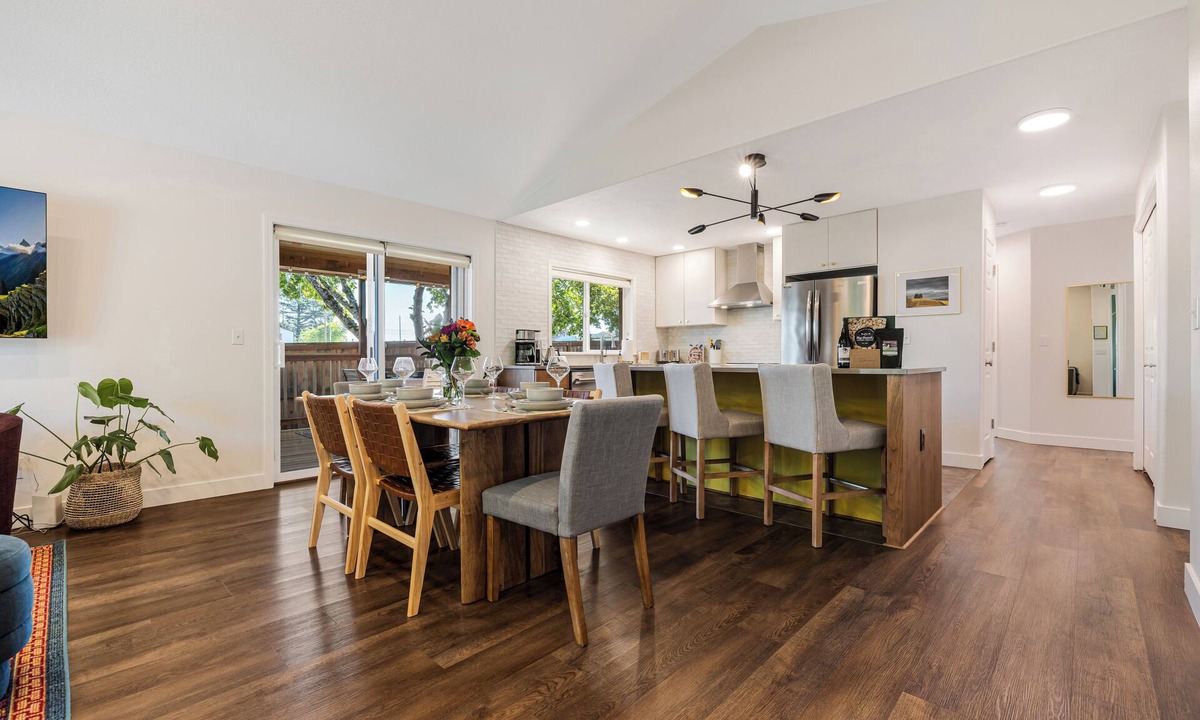 Carlton House | The Carlton Crush Pad ~ Where Your Wine Country Getaway Comes to Life