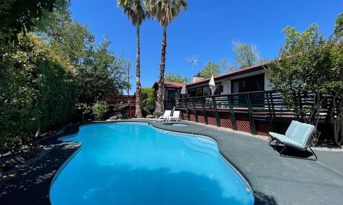 Redding House | {The Cessna Lookout} +Pool +Hot Tub +EV Charger
