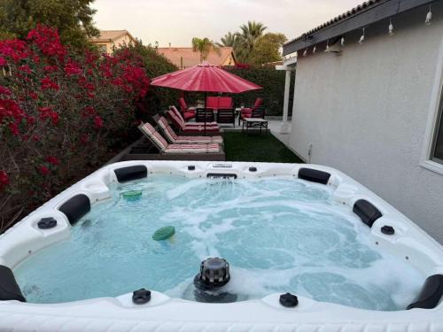 Coachella House | The Coachella Gem weekly discounts