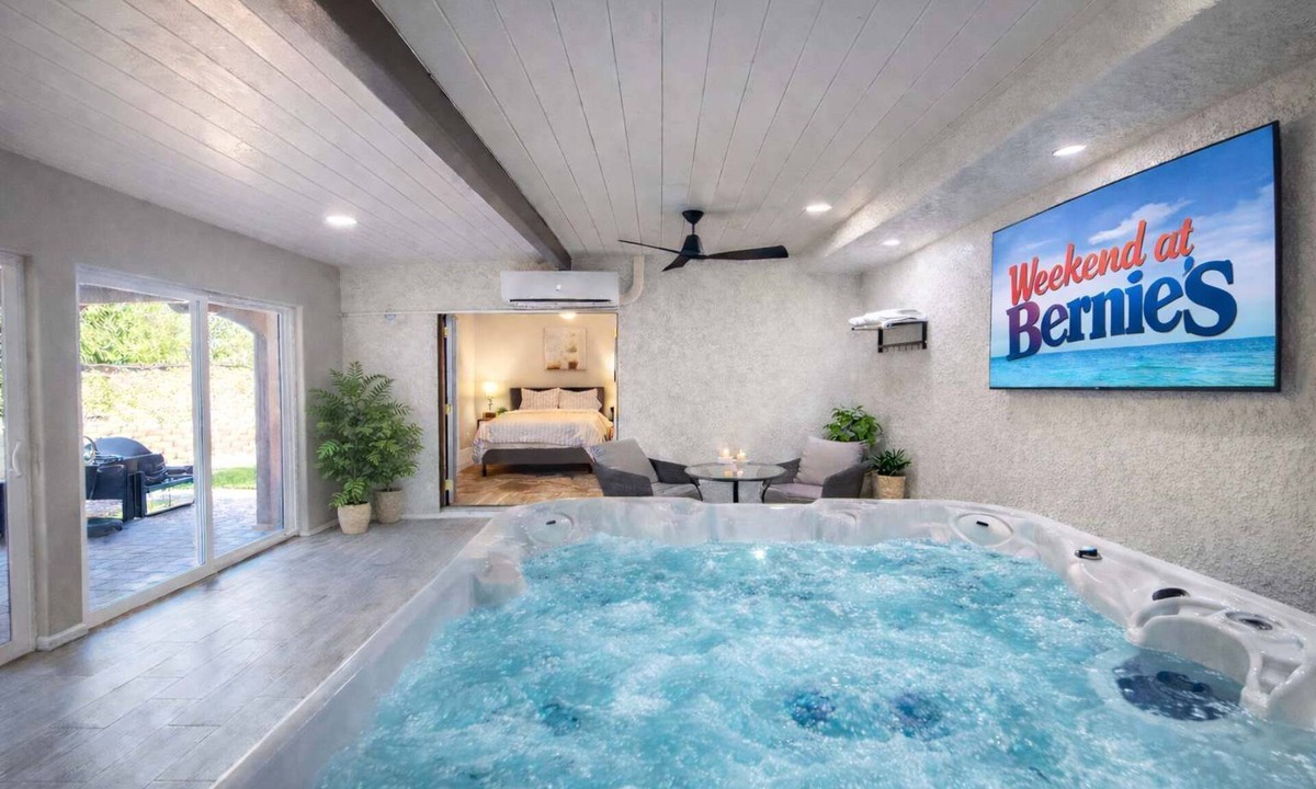 Lake Havasu City Villa | The Coyote Den – Private Igloo Lounge™