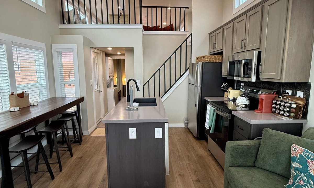 Ivins Cottage | The Desert Willow @ HSRV