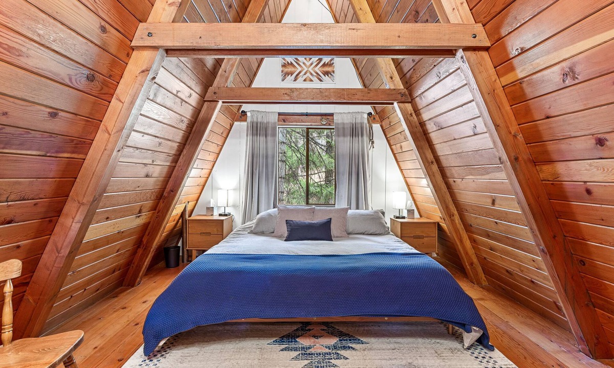 Klamath Falls Cabin | The 'Easy A' Cabin at Rocky Point- Stylish 1960's A-Frame