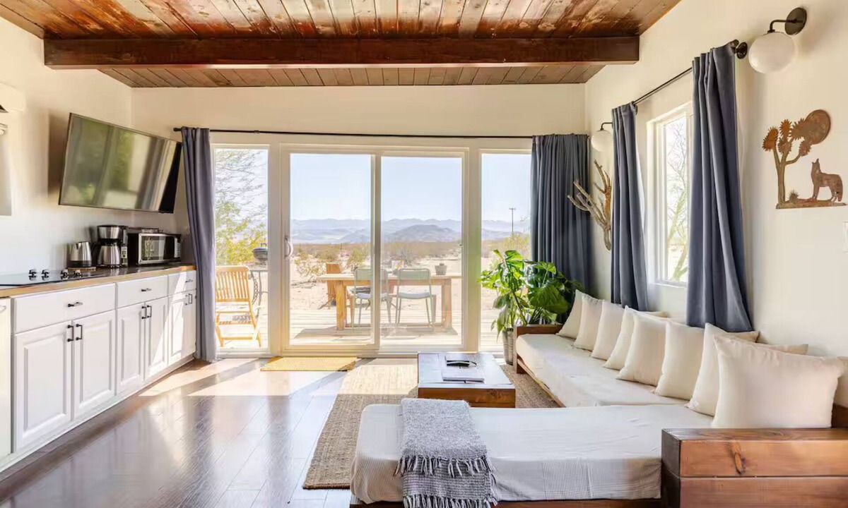 Twentynine Palms Cabin | The Leeds Cabin: A Civilization Escape + Hot Tub