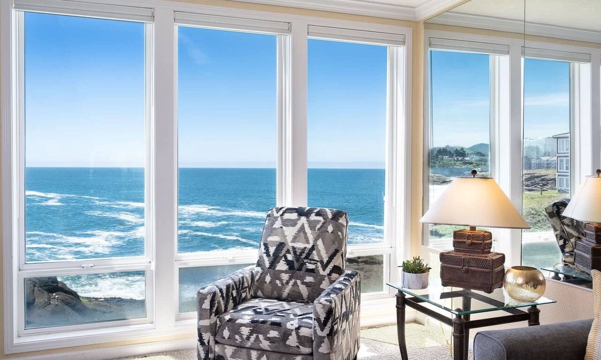 Depoe Bay Condo | The Lighthouse, Whale Watching, Fireplace & Pool