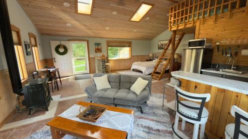 Gleed Apartment | The Loft on Old Naches
