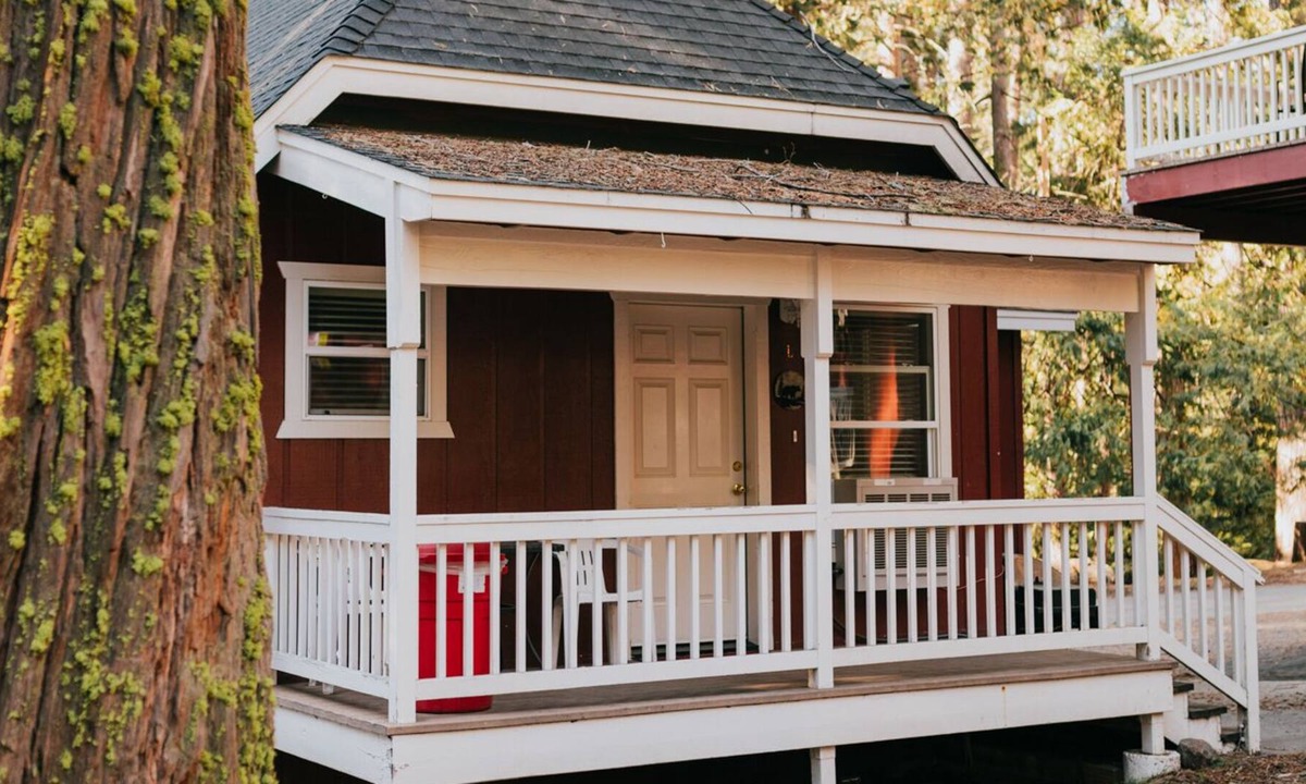 Long Barn Cabin | The Long Barn Lodge - Luxury Cabin L