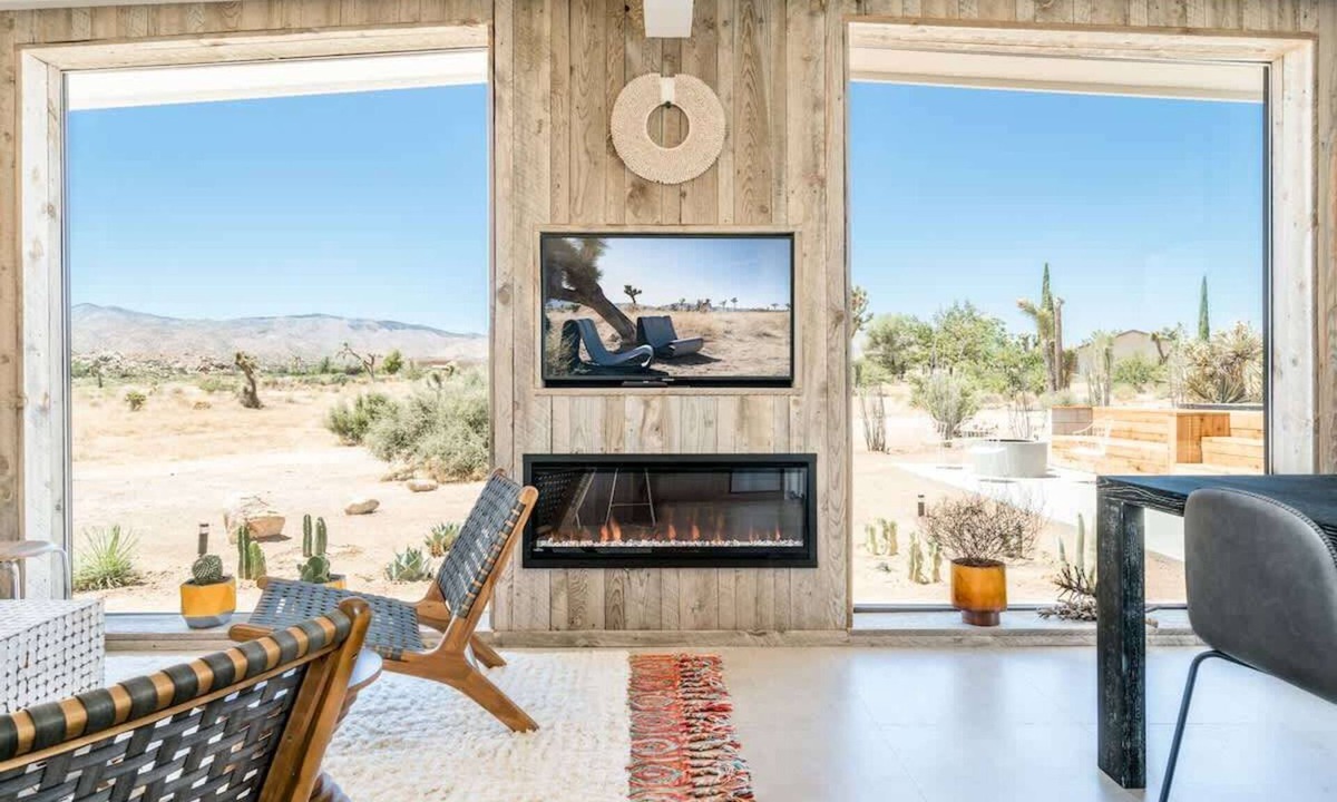Pioneertown House | The Modern Wolfden Gorgeous Modern Group Retreat